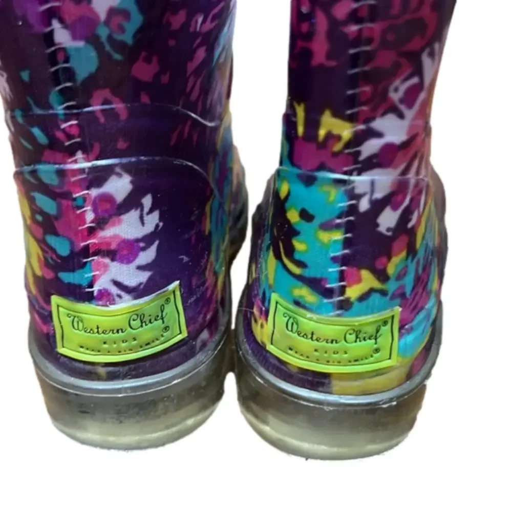 Girls Western Chief water boots cute purple pattern size 12 great‎ shape